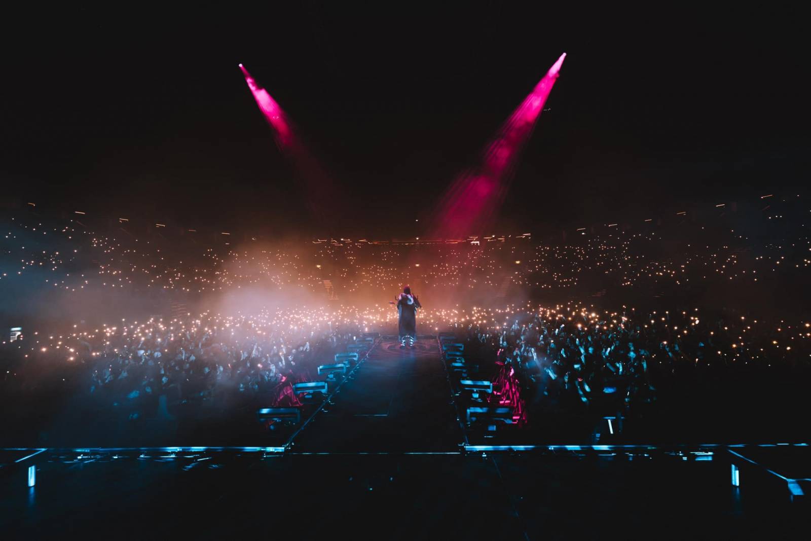 LIVE: Sleep Token posunuli laťku zase o kus výš. V O2 universu předvedli povedenou show