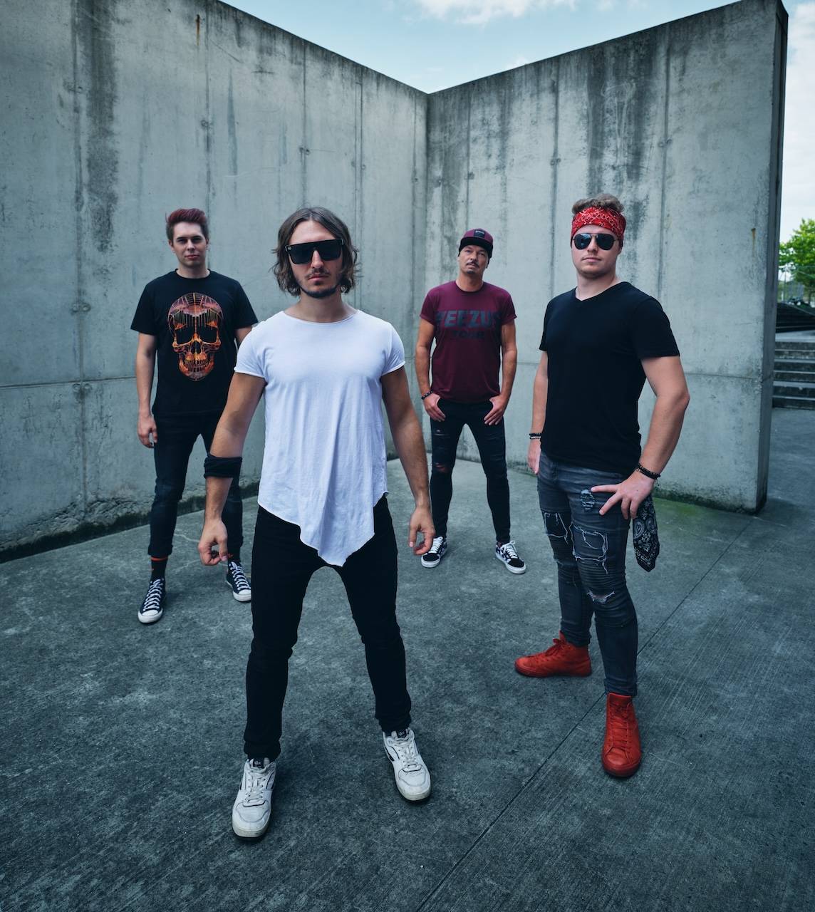 TOP 7 videoklipů týdne: David Koller oblékl své nejlepší písně do nového kabátu, Dymytry jsou na slepý koleji a Michal Horák nazpíval hymnu Tříkrálové sbírky