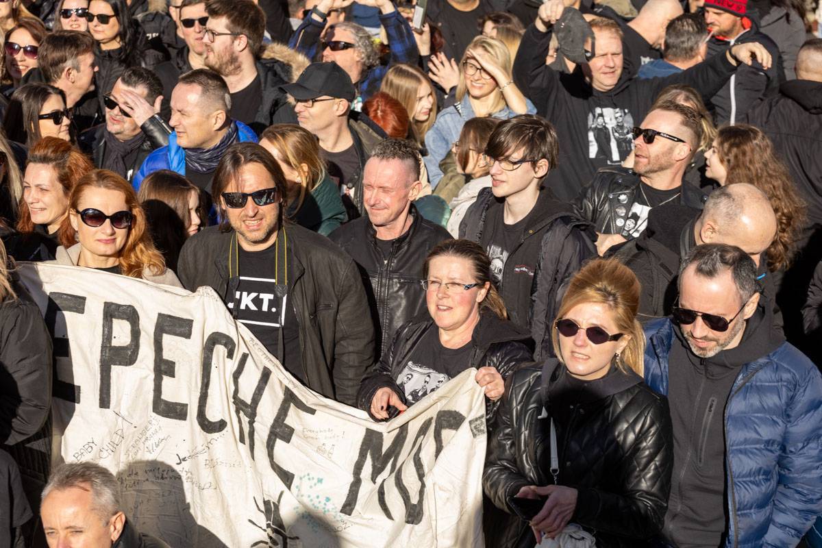 RECENZE: Must-have pro každého fanouška. S knihou Depeche Mode: Live se ocitnete v první řadě na koncertu anglické legendy