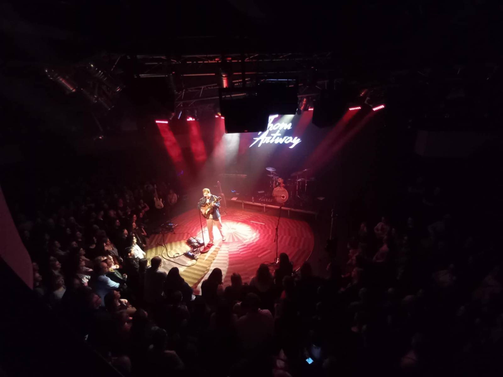 Koncert Kateřiny Marie Tiché v Praze ukončila nahlášená bomba