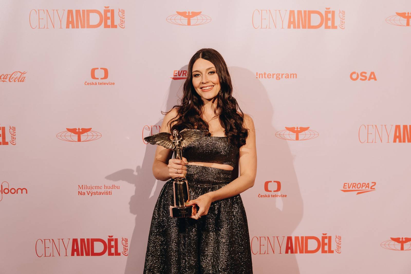 LIVE: Ceny Anděl 2024 - Osmička moderátorů, silný proslov Lazer Vikinga i mráz zalézající za nehty