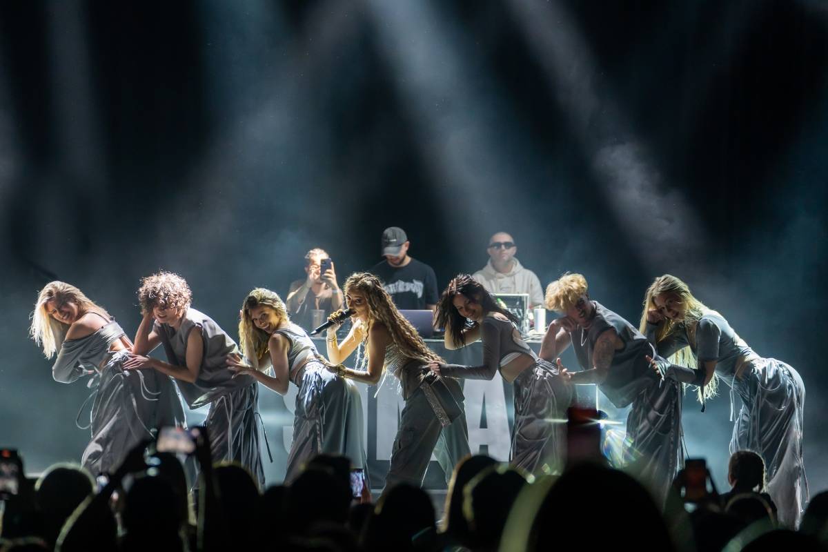 LIVE: Bohyně Sima vyprodala brněnský klub Sono a roztančila všechny v něm