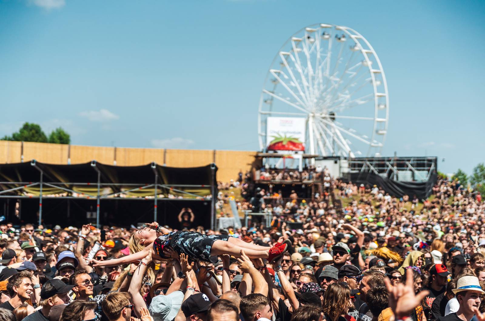 LIVE: Rock for People, den druhý. Surfující T-Rex na Lorna Shore a počítání se Slipknot do šesti