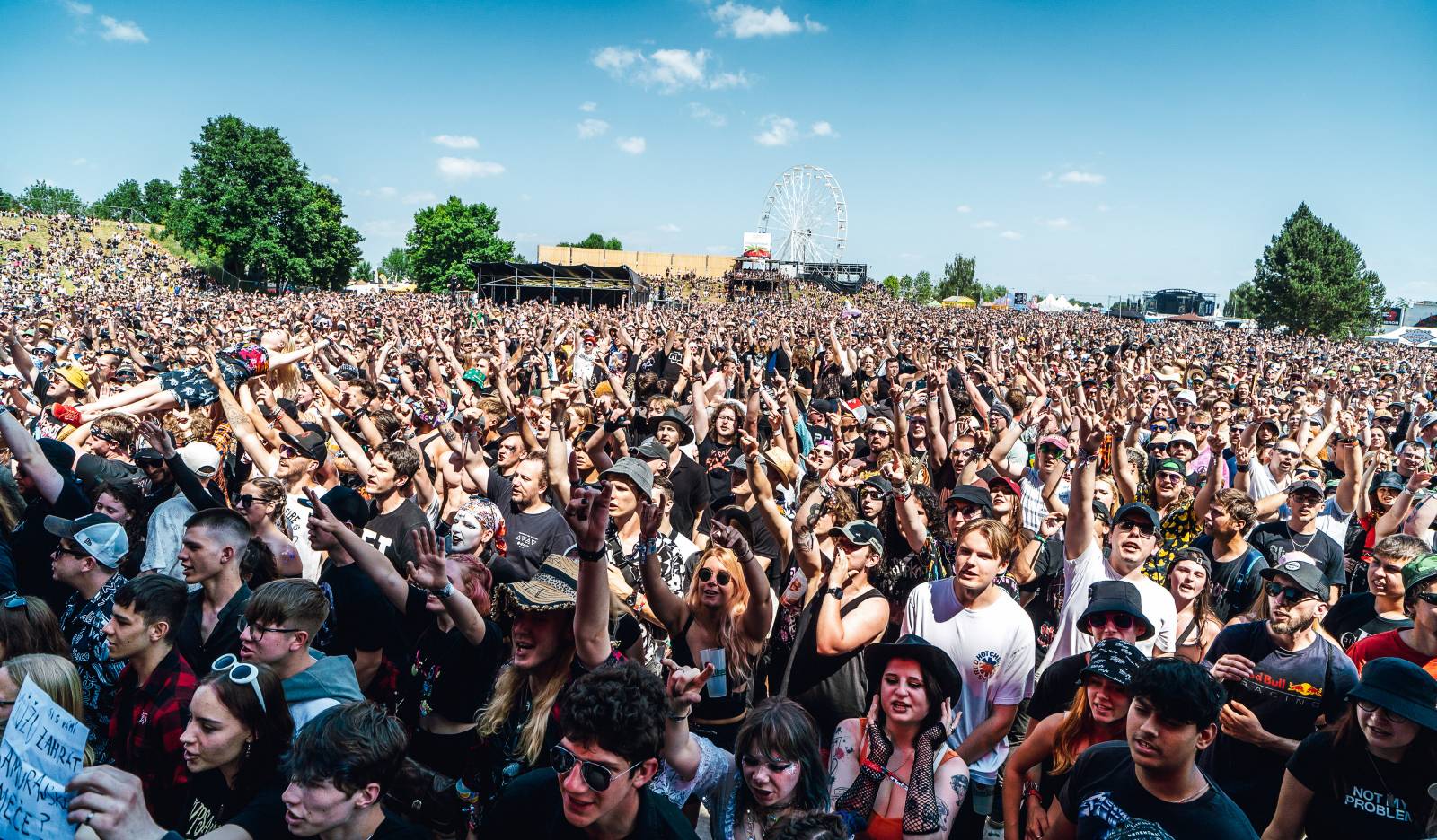 LIVE: Rock for People, den druhý. Surfující T-Rex na Lorna Shore a počítání se Slipknot do šesti