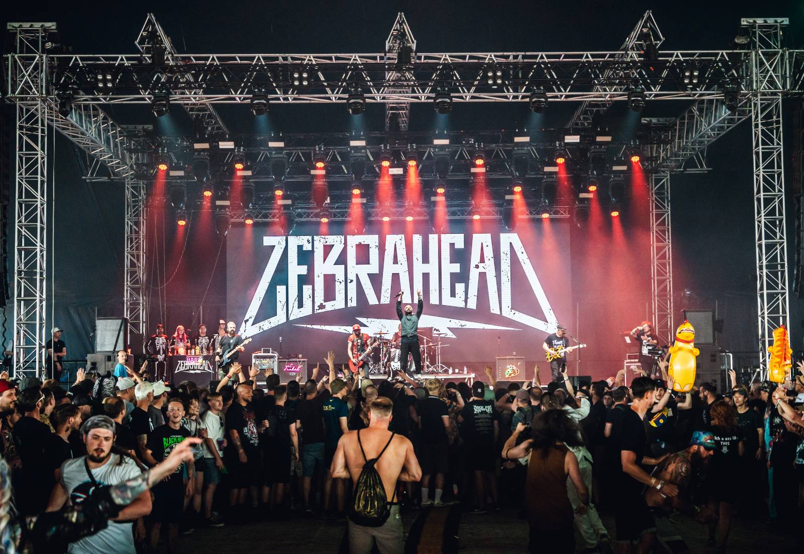 LIVE: Rock for People, den druhý. Surfující T-Rex na Lorna Shore a počítání se Slipknot do šesti