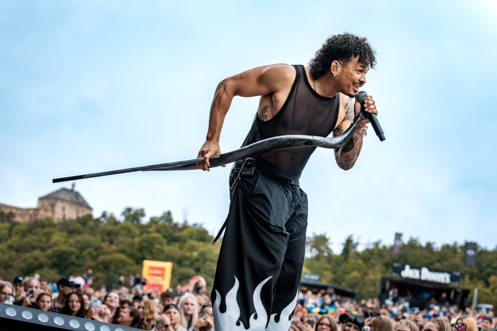 LIVE: Hrady CZ v Hradci nad Moravicí. Tomáš Klus si zazpíval s Vaškem Bláhou, Dymytry děkovali Václavu Noidovi Bártovi za záchranu