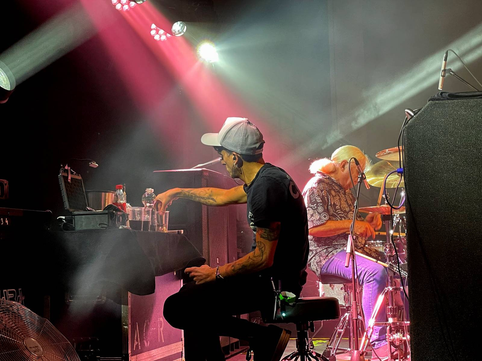 ROCK BLOG | Paul Kowacz (Red Baron Band): Tour s Ianem Paicem & Purpendicular. Pět koncertů, pět příběhů, jedna legenda