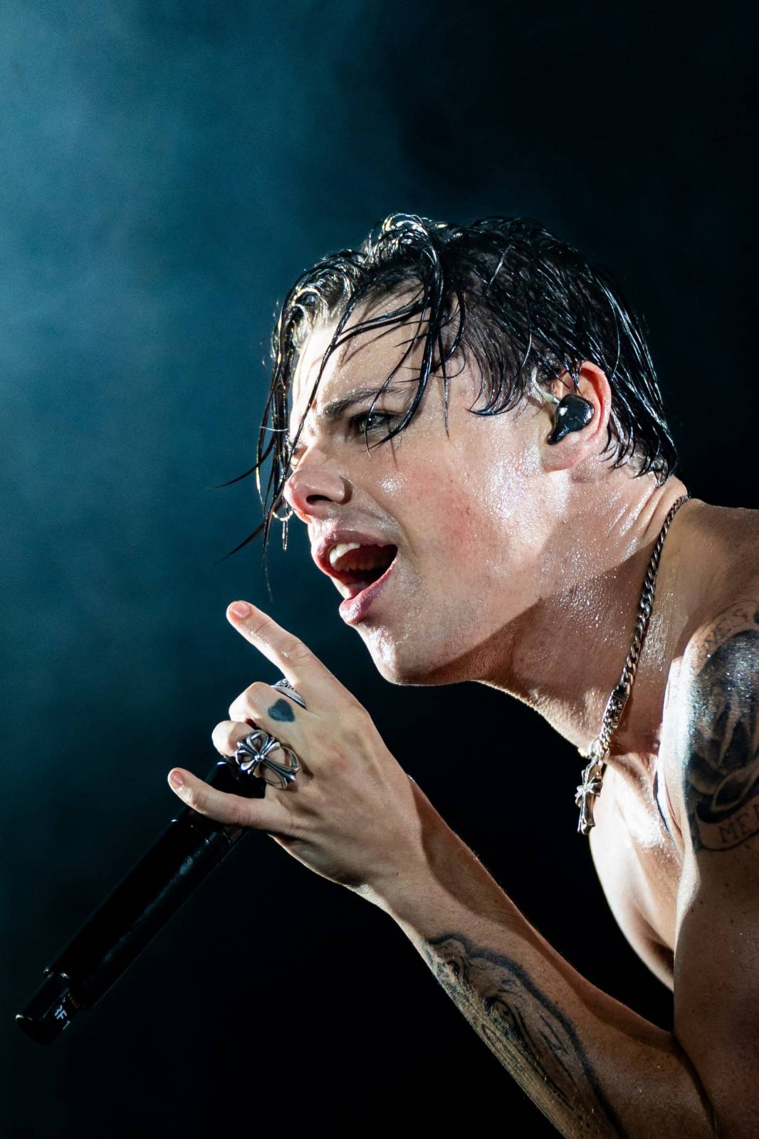 LIVE: Koncert roku? Rokenrolový princ Yungblud předvedl v Praze divokou show