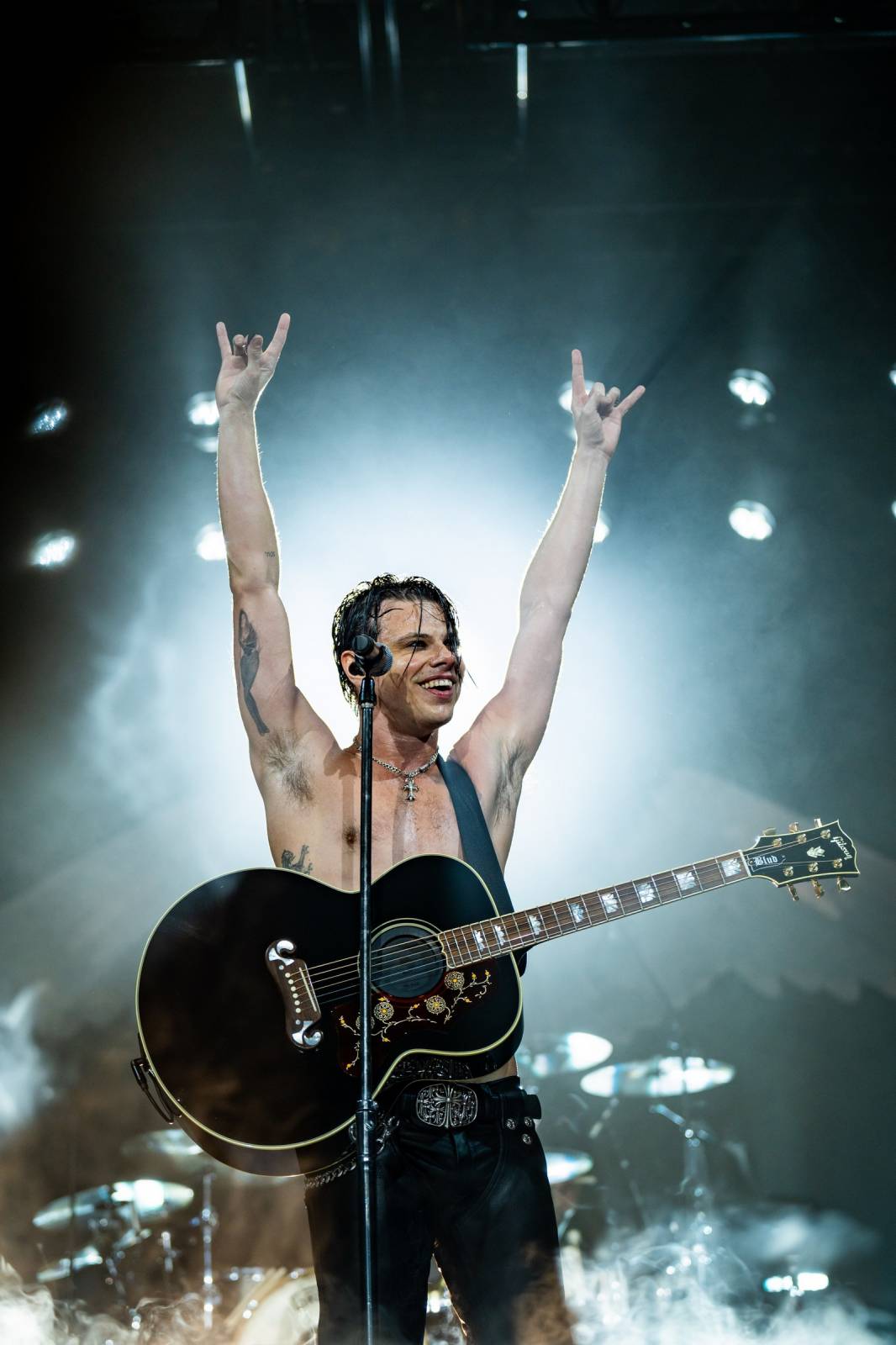 LIVE: Koncert roku? Rokenrolový princ Yungblud předvedl v Praze divokou show