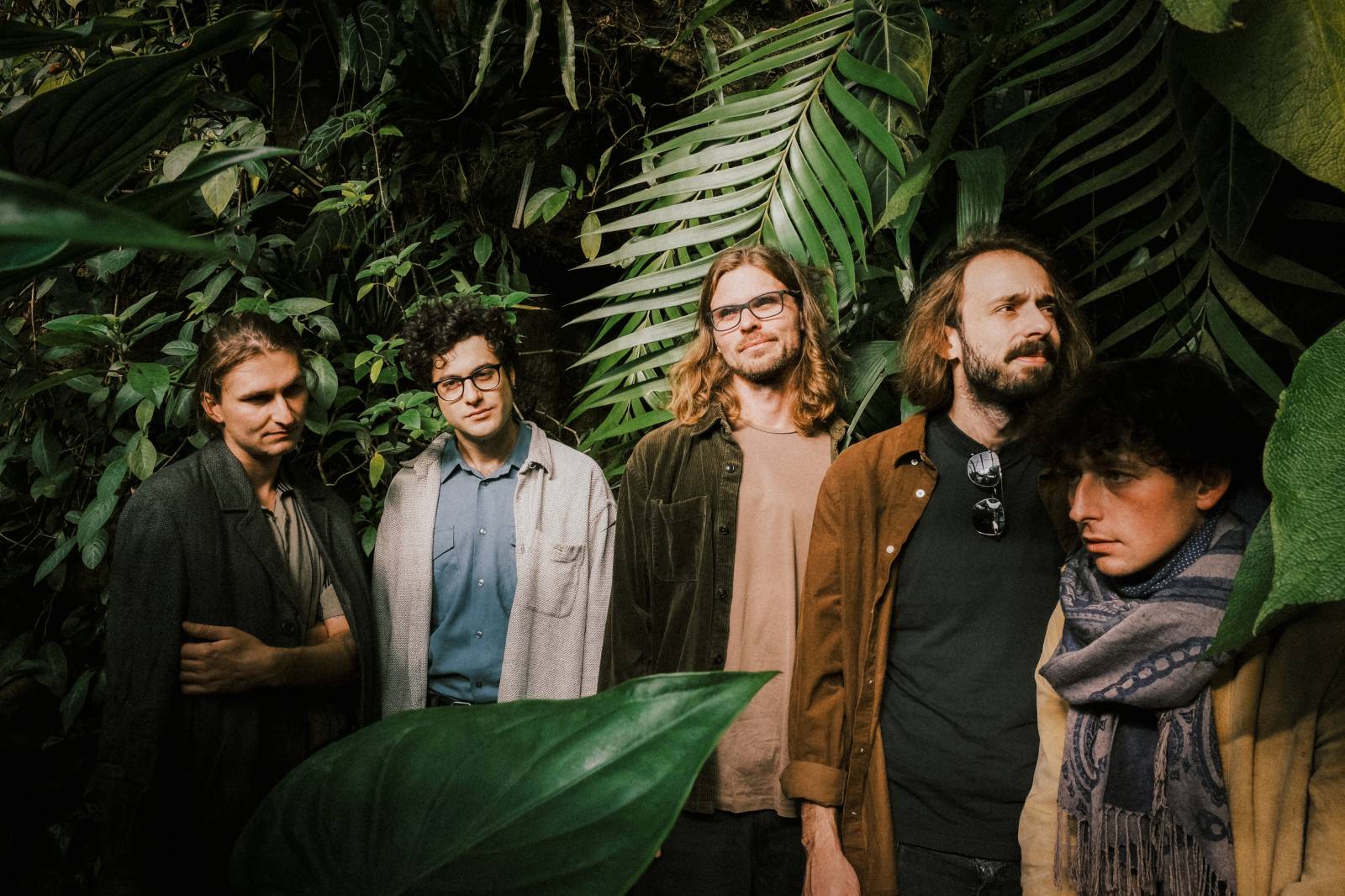 TOP 7 videoklipů týdne: Wohnout vyrazili na kopřivy, Lenny vypráví o zkáze jedné lásky a Pam Rabbit mění lidi v zombie