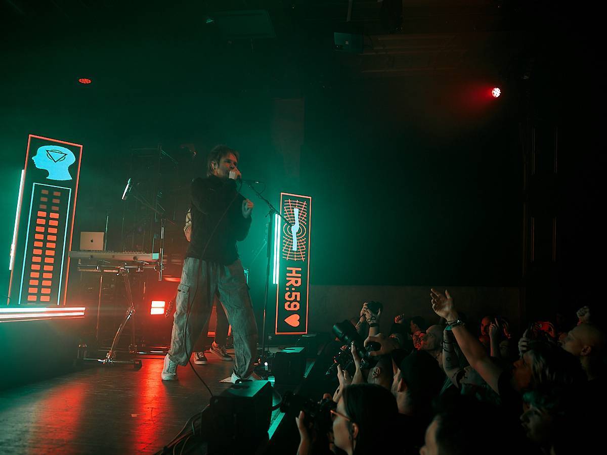 LIVE: Enter Shikari při jubilejním koncertu v Roxy oslavili státní svátek