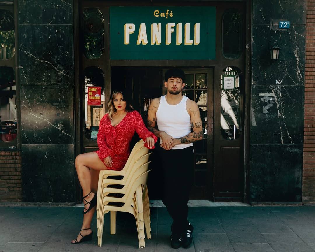 TOP 7 videoklipů týdne: Roman Holý vydává sólové album, Vojtaano brnká na vážnější strunu a spolupráce Ewy Farne a Calina