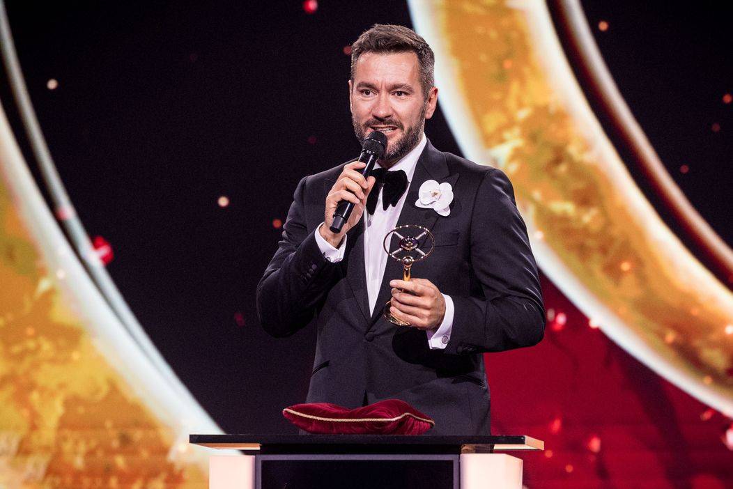 Českého slavíka ovládla Ewa Farna. Síň slávy vítá Vladimíra Mišíka, vzpomínalo se na Annu Julii Slováčkovou 