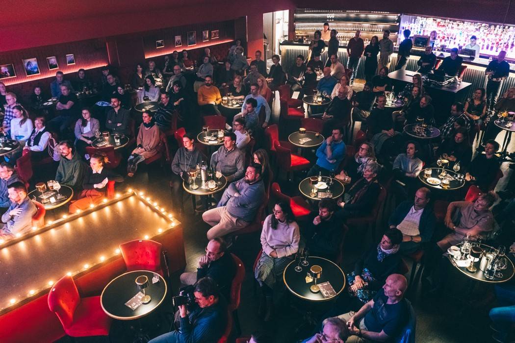 JazzFestBrno 2026 bude žít i klubovou atmosférou. Chystá koncerty v Cabaretu des Péchés