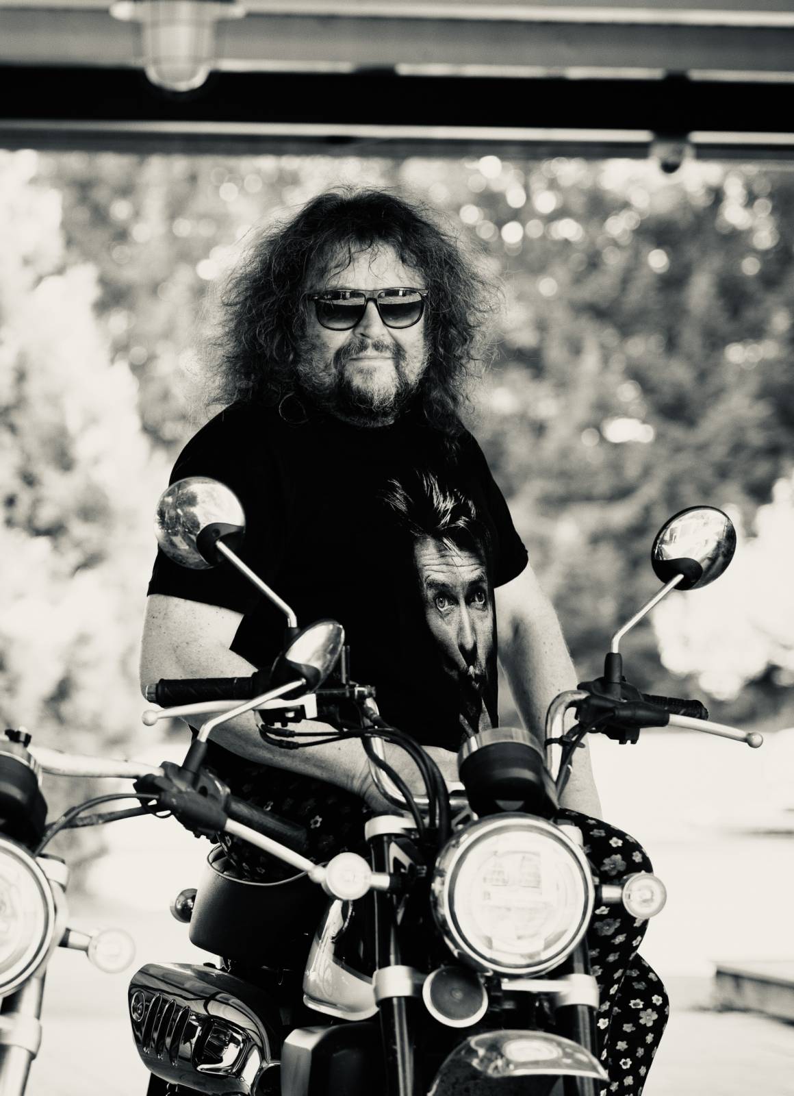 TOP 6 videoklipů týdne: Nové vizuály vydali Roman Holý, Bruno Mars, A$AP Rocky i Malina Brothers