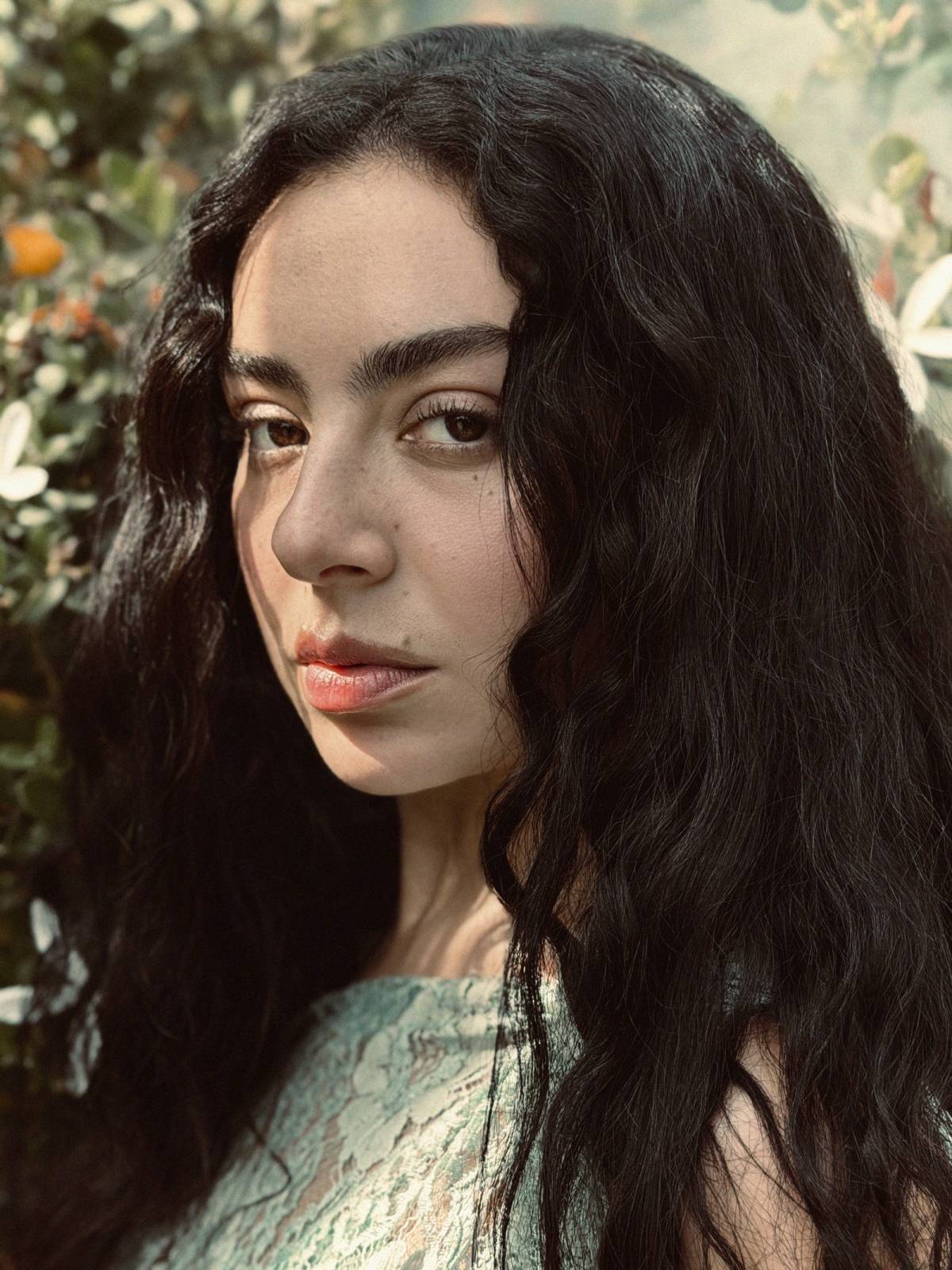 TOP 7 videoklipů týdne: Petr Kolář natáčel se svými syny, Hentai Corporation a P/ST avizují novinkou společné koncerty