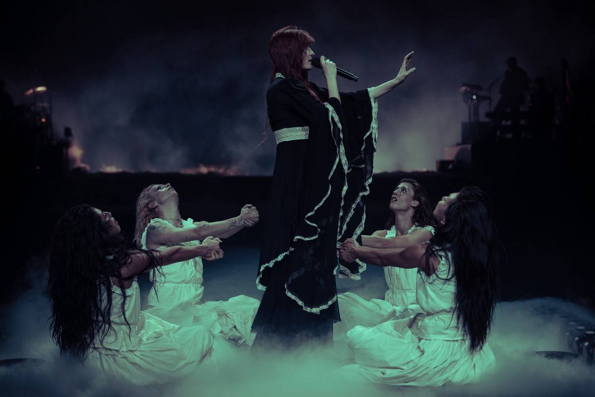 LIVE: Florence + The Machine přivezli do Prahy teatrální podívanou s pravými emocemi