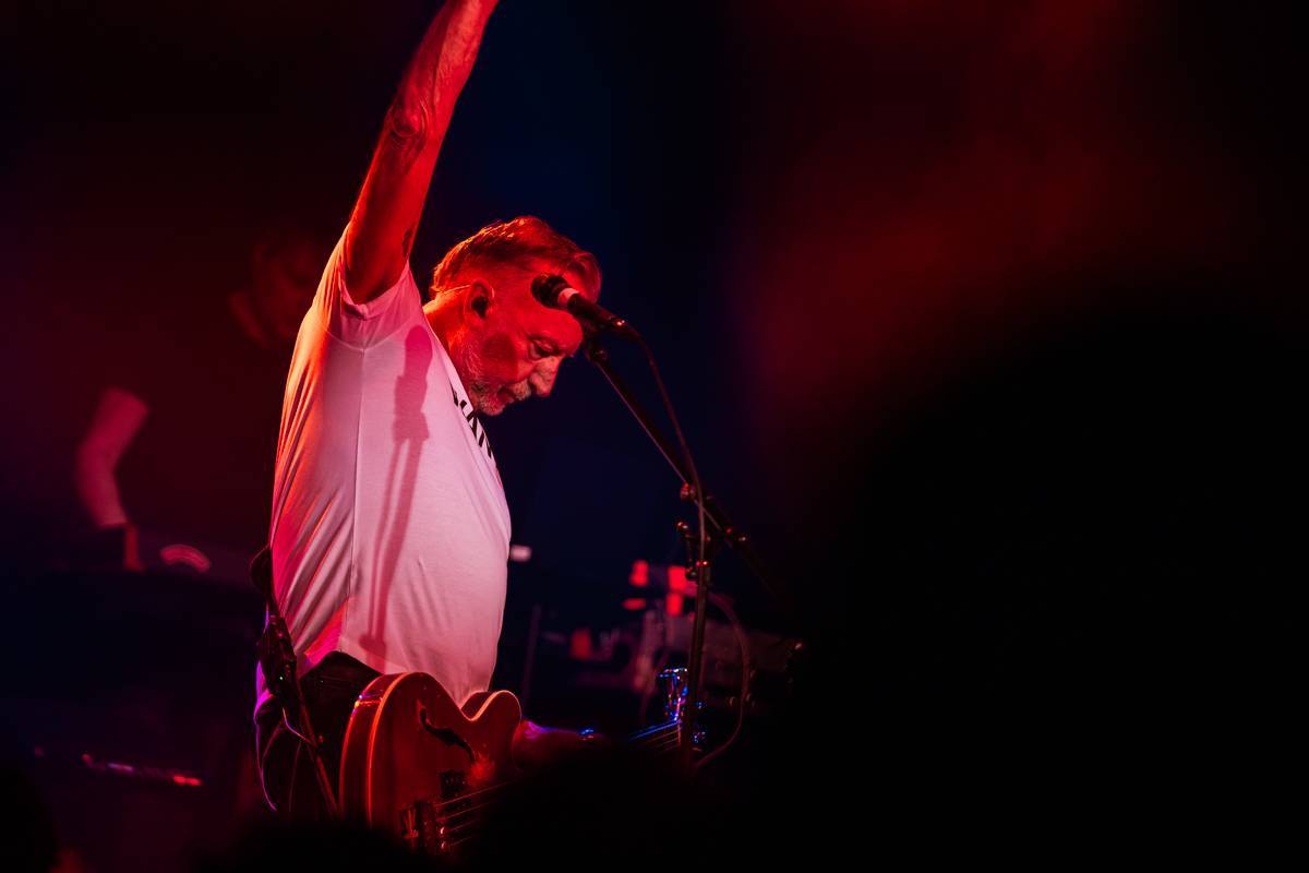 LIVE: Návrat do minulosti. Peter Hook oživil v Brně písně Joy Division i New Order