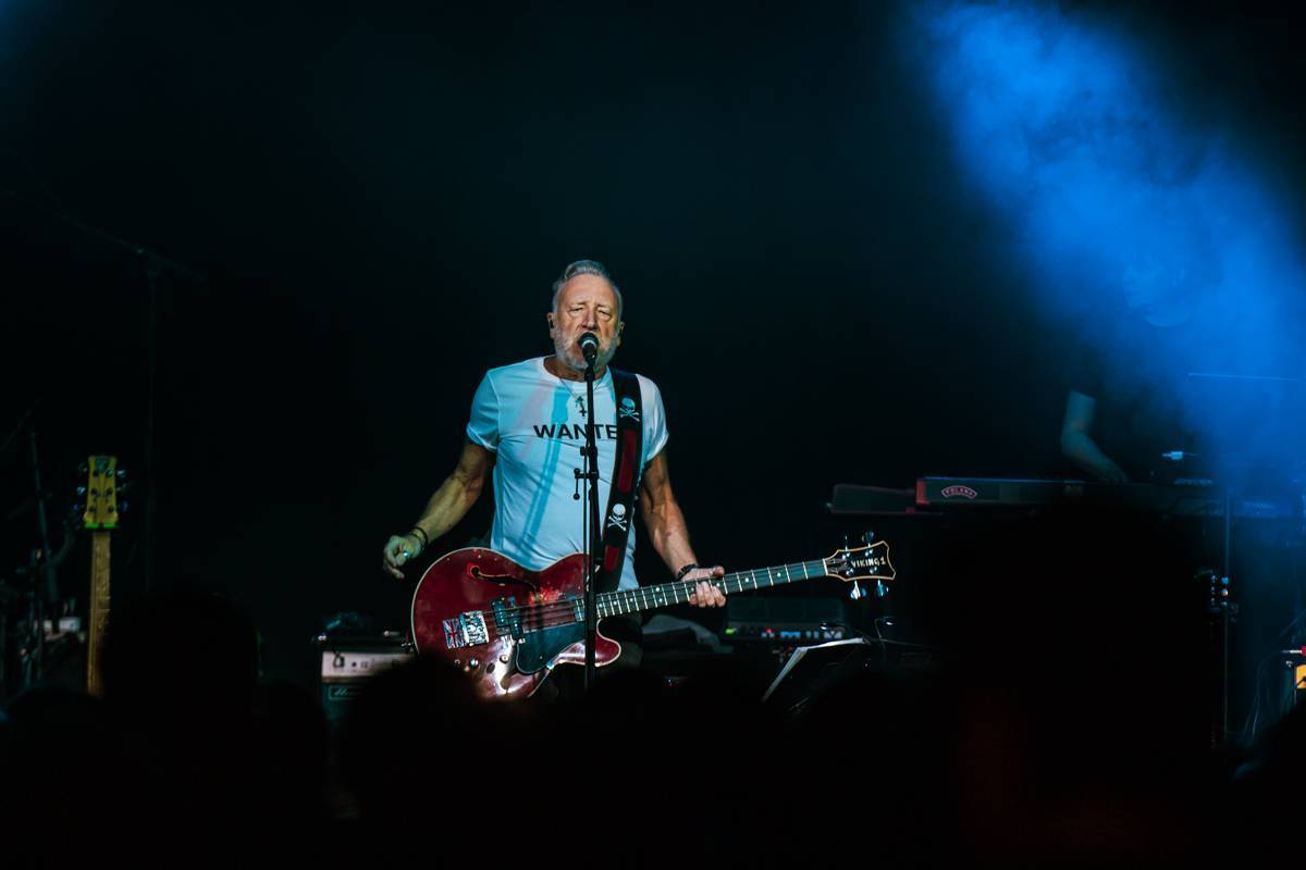 LIVE: Návrat do minulosti. Peter Hook oživil v Brně písně Joy Division i New Order