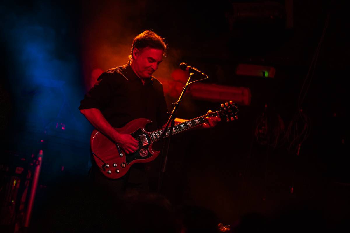 LIVE: Návrat do minulosti. Peter Hook oživil v Brně písně Joy Division i New Order