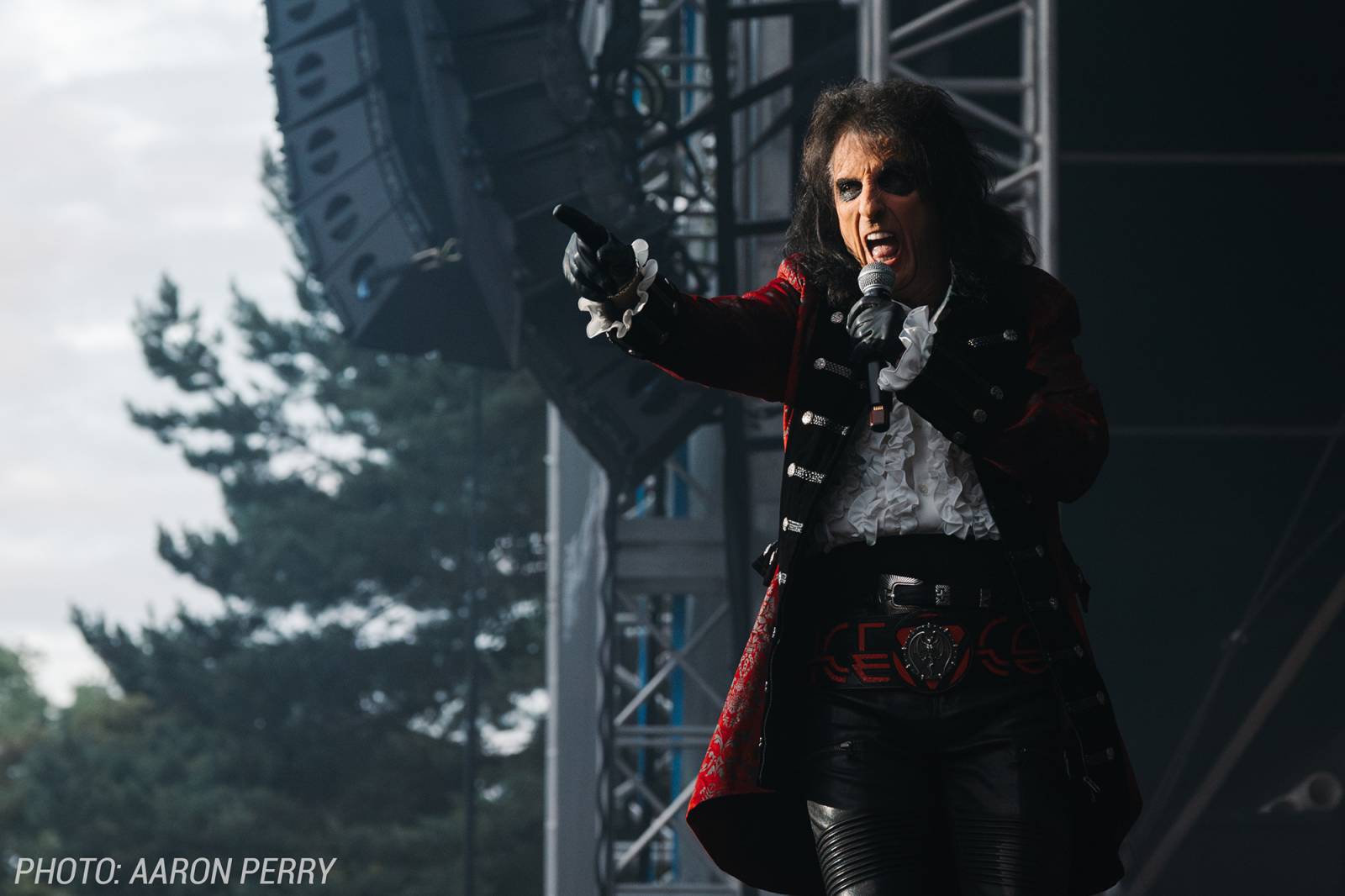 Hollywood Vampires míří do Prahy. Johnny Depp, Alice Cooper, Joe Perry a Tommy Henriksen obsadí v září Sportovní halu Fortuna