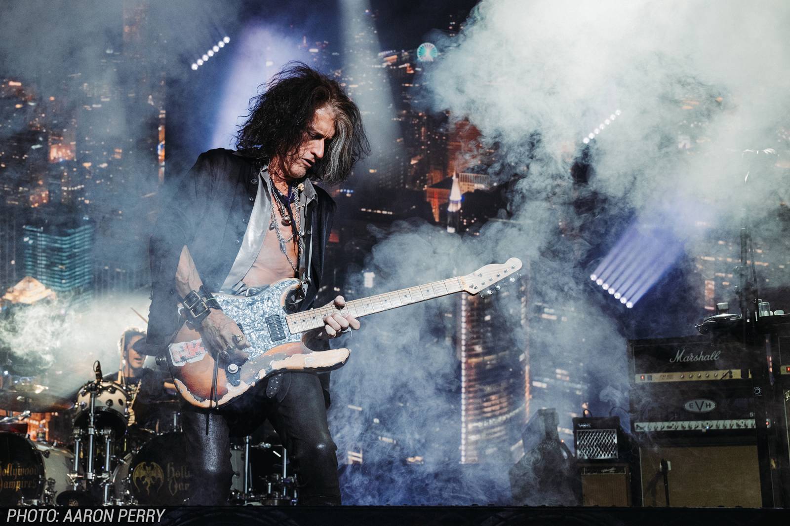 Hollywood Vampires míří do Prahy. Johnny Depp, Alice Cooper, Joe Perry a Tommy Henriksen obsadí v září Sportovní halu Fortuna