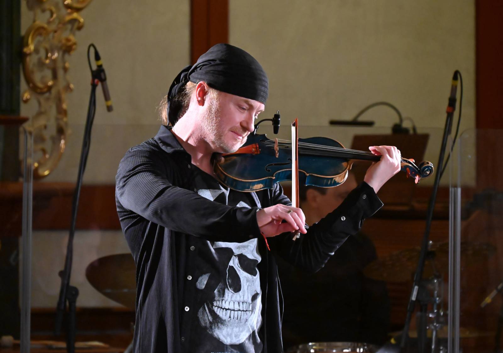 LIVE: Pavel Šporcl s rockovou kapelou sklidil ovace ve stoje, kromě Paganiniho zahrál i hity Queen nebo Led Zeppelin