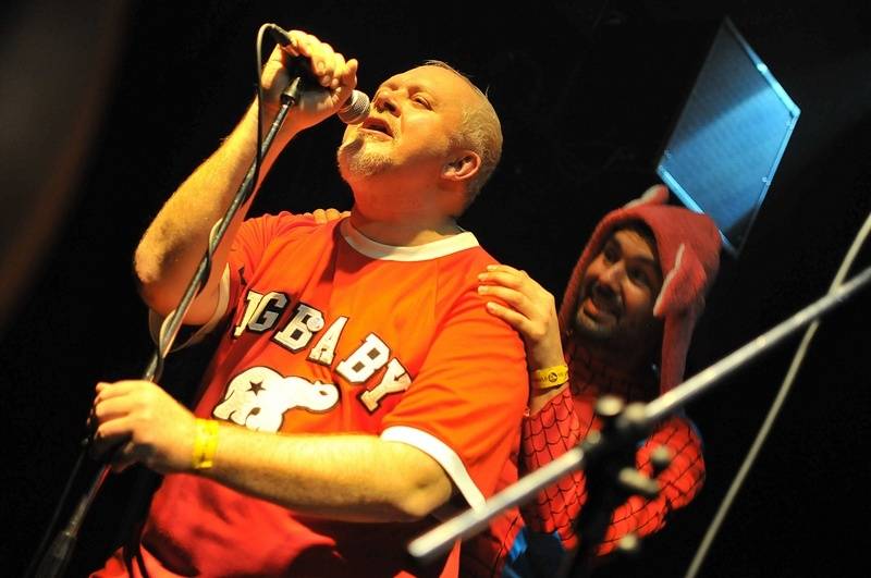 Odešel další z punkových srdcařů. Emil Hrubý hrál v kapelách Požár mlýna nebo Chronická nevinnost
