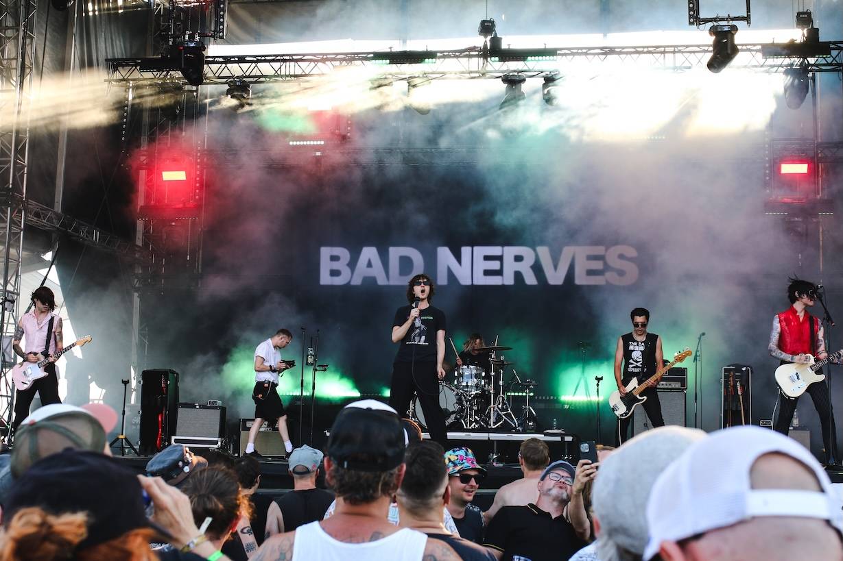 LIVE: Mighty Sounds, den druhý: Skvělá show Pennywise, popelnicový riot se ZSK a radostní The Baboon Show