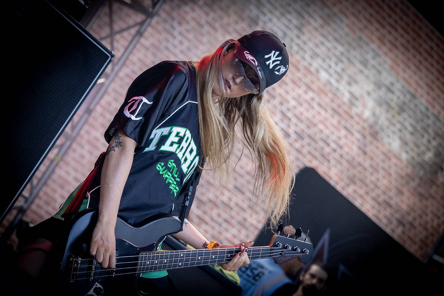 LIVE: Brutal Assault otevřel brány. První den nabídl vedro, riffy i temné rituály