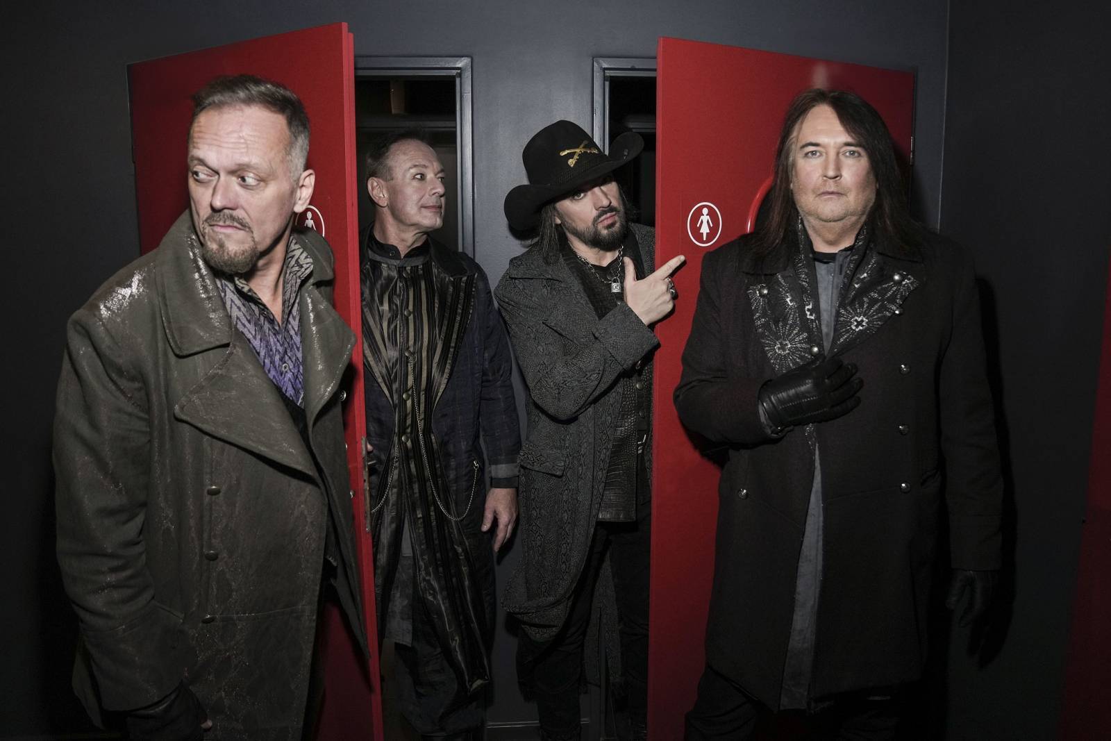 Hollywood Vampires oznámili speciálního hosta pro pražskou show. Vystoupí před nimi Lucie
