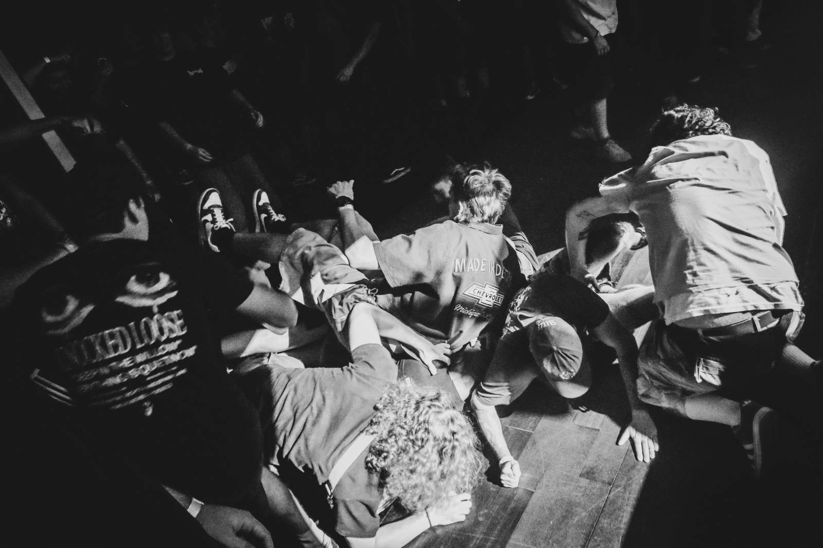 LIVE: Tisíc stagedives za šedesát vteřin! SPEED v Cargo Gallery rozbouřili Vltavu