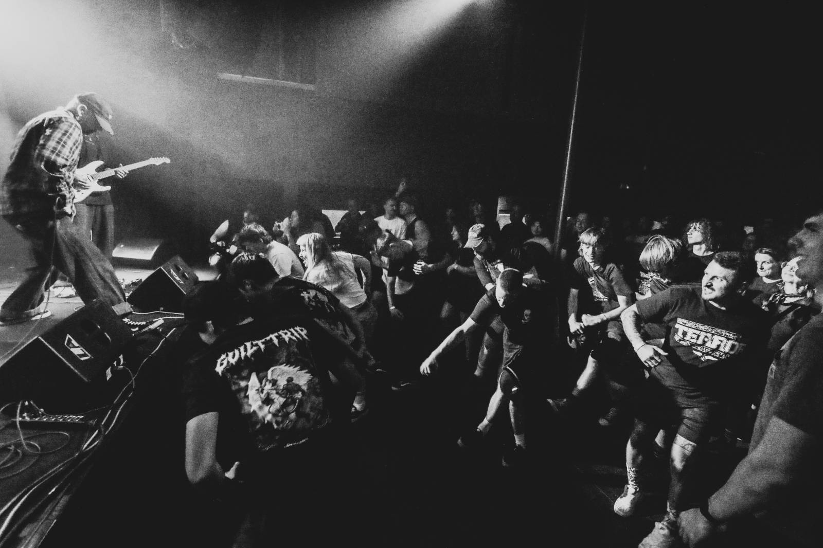 LIVE: Tisíc stagedives za šedesát vteřin! SPEED v Cargo Gallery rozbouřili Vltavu