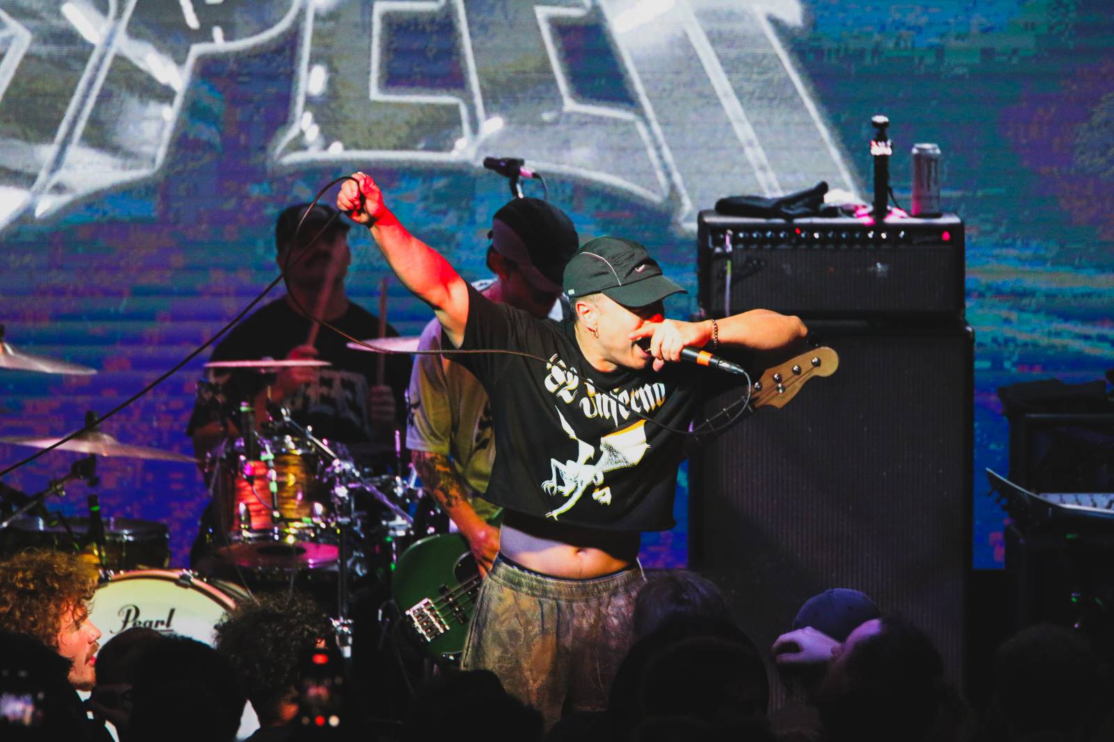 LIVE: Tisíc stagedives za šedesát vteřin! SPEED v Cargo Gallery rozbouřili Vltavu