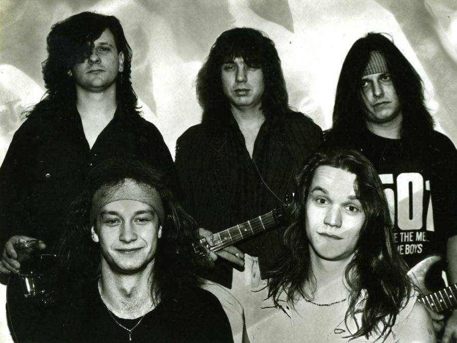 RETRO 90s | Lucie se třetím albem přitvrdila. Černý kočky mokrý žáby přinesly několik zásadních hitů