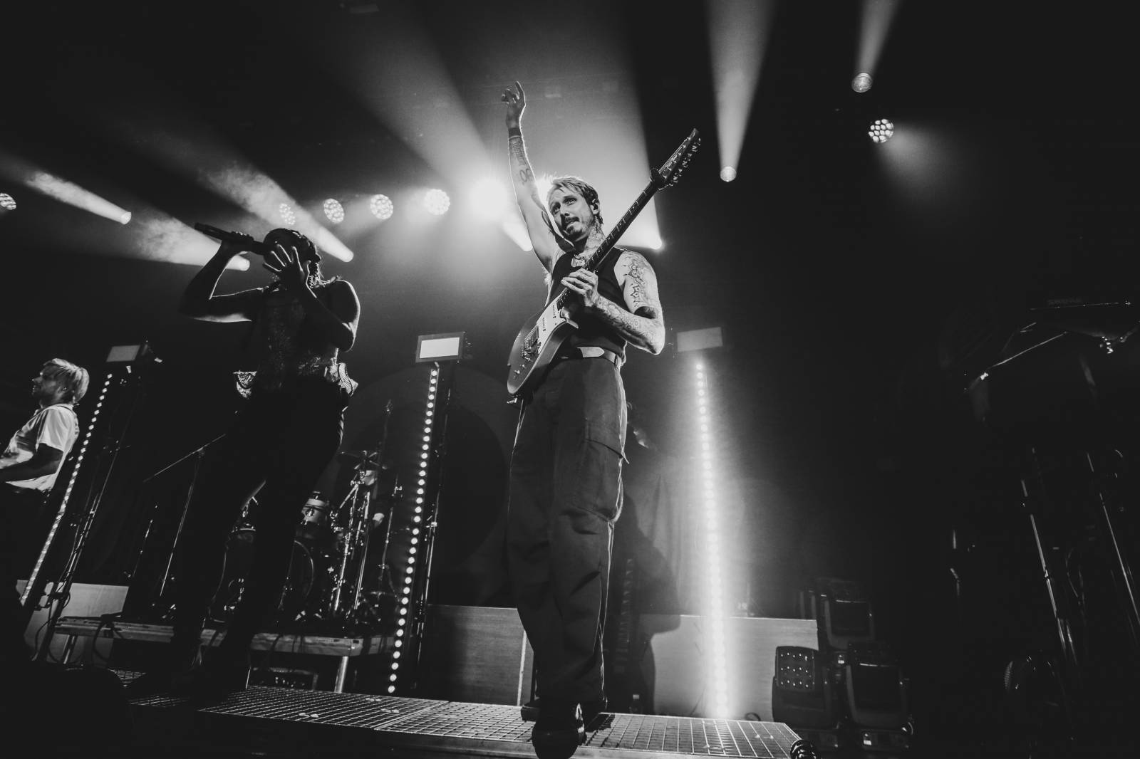 LIVE: Květiny, démoni a moshpit přes celý sál. The Devil Wears PRAHA