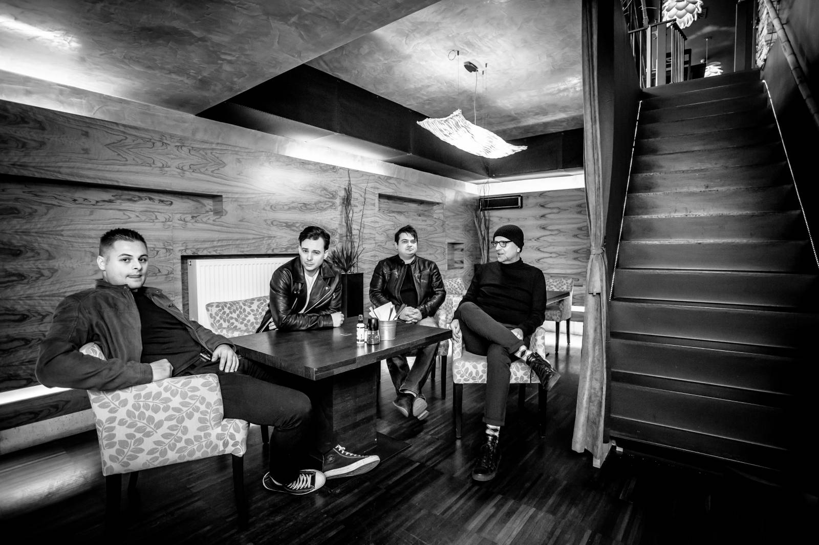 PREMIÉRA: No Heroes objevují v Happiness skutečné štěstí