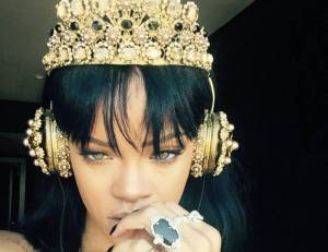 Rihanna už poslouchá své nové album ANTI! Kdy vyjde?