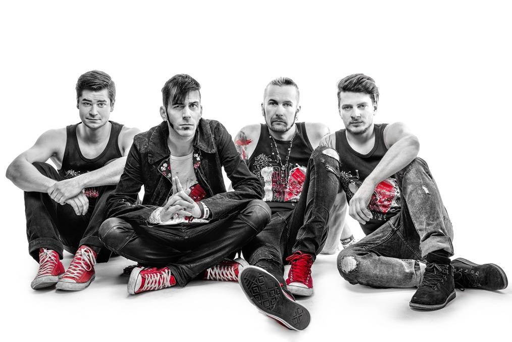 Totální nasazení a ukradenÝovoce mají před zahájením Totálně ukradený tour