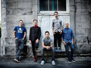 RECENZE: Simple Plan ve studiu zvlčili, novému albu to nepomohlo