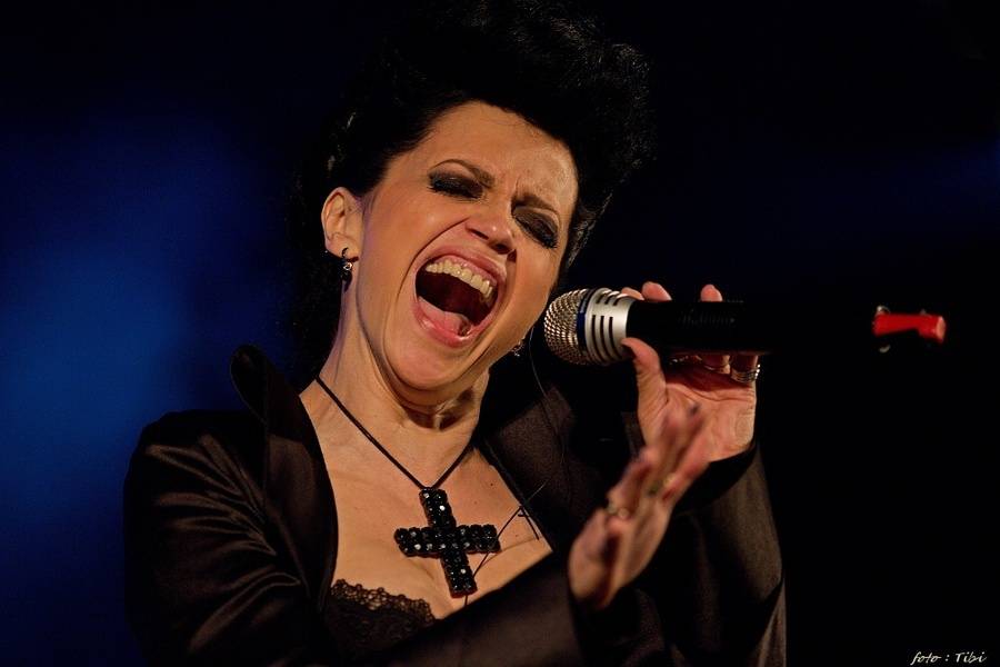 Lucie Bílá se obklopila mládím: na nové desce jí rapuje Celeste Buckingham, pomohli i Katarína Knechtová a Nebe