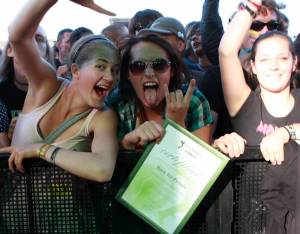 Recyklované mluvící kelímky lákají na čisté festivaly