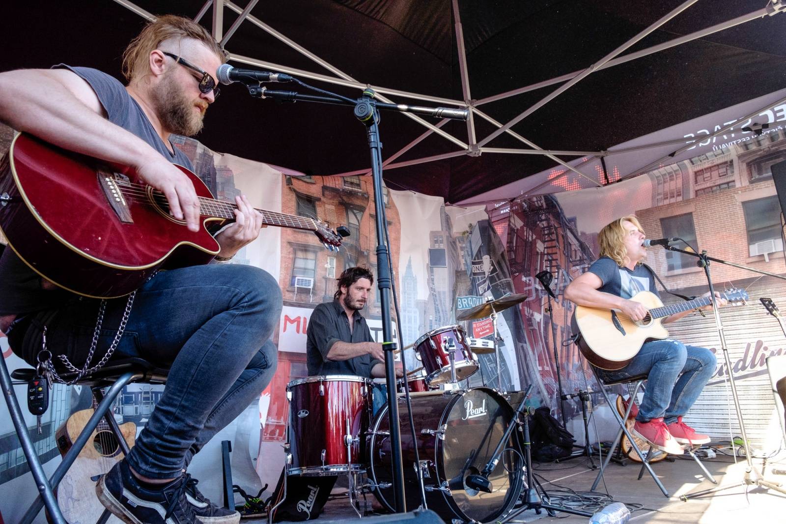 REPORTÁŽ: Buskingem k recyklaci