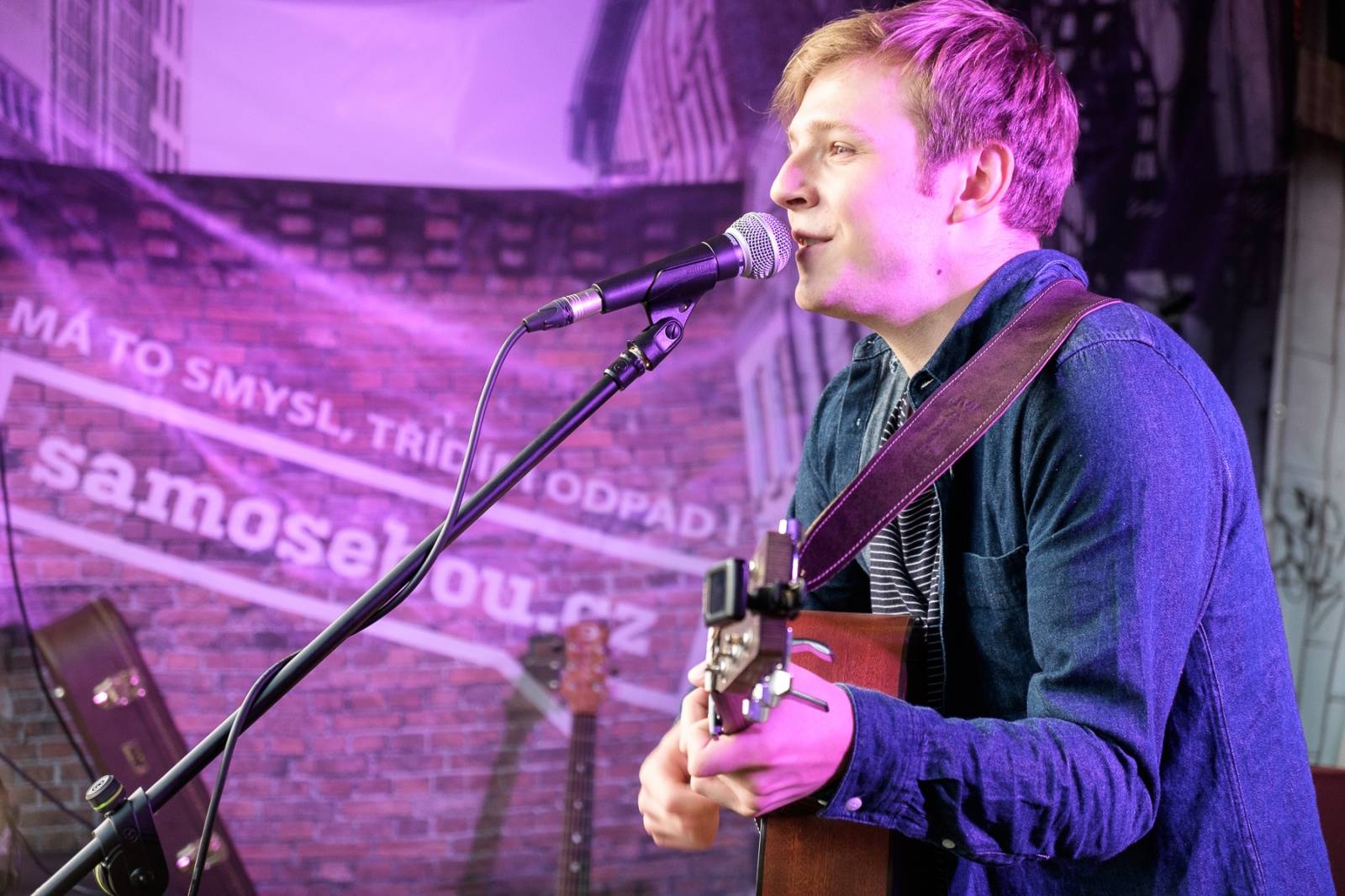 REPORTÁŽ: Buskingem k recyklaci