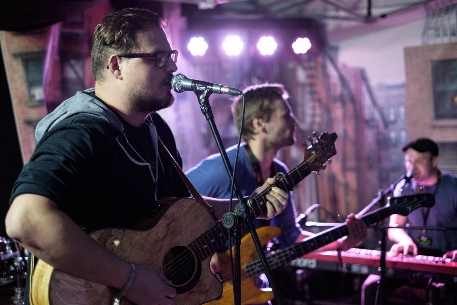 REPORTÁŽ: Buskingem k recyklaci