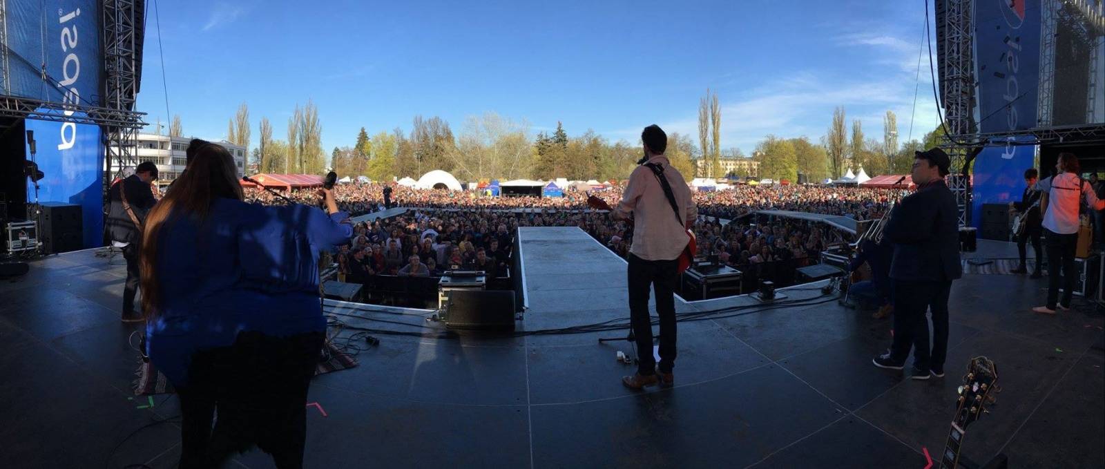 Sobotní Okoř zahájí Ewa Farna, kromě hudby dojde i na zorbing nebo kuchařskou show