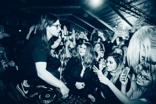 Dubstepový král Skrillex ve čtvrtek pokřtí halu Pragovka