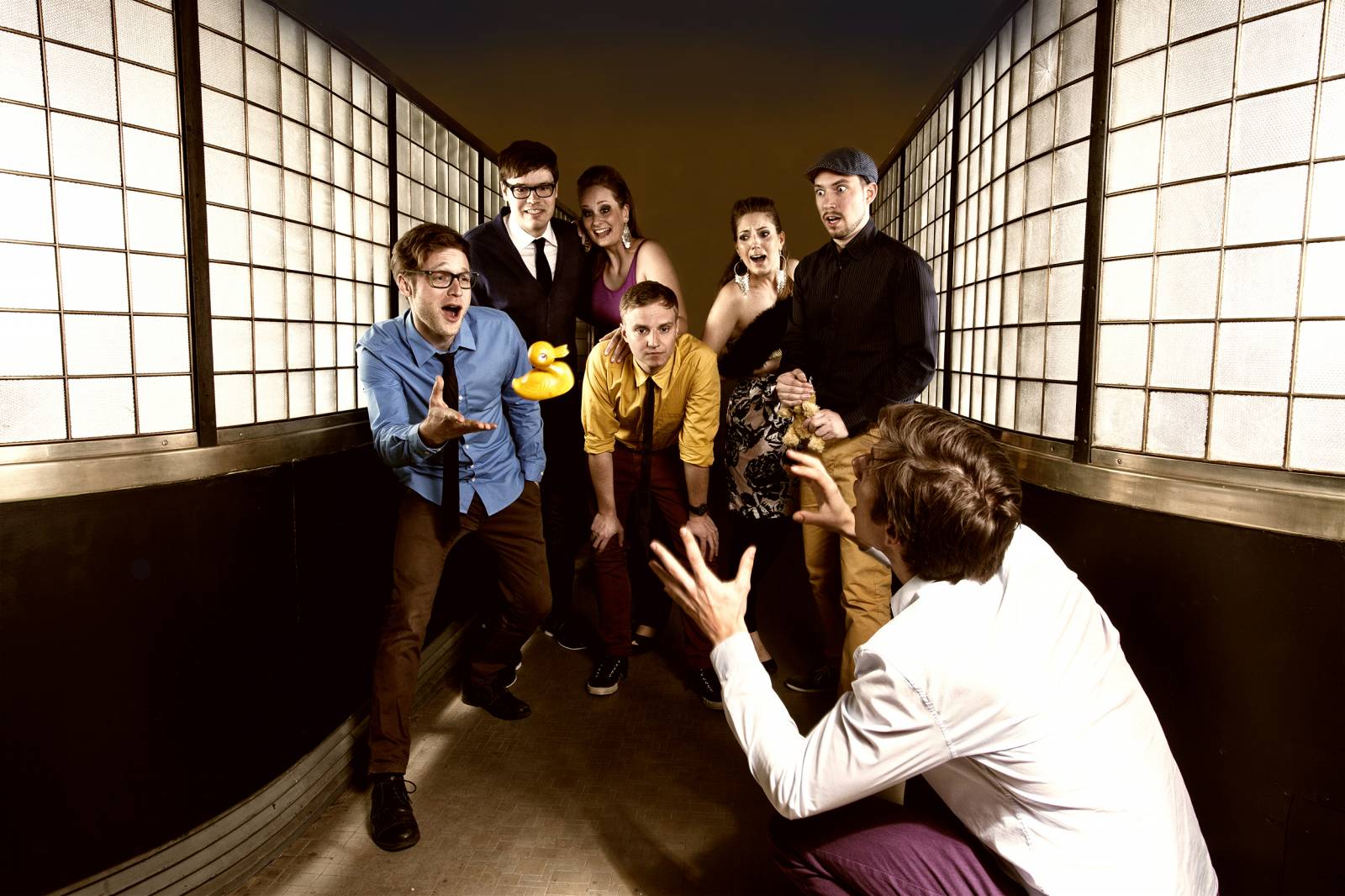 Pop-funkoví Megaphone pokřtí kontroverzní klip v La Loca. Internetová premiéra proběhne na iREPORTu