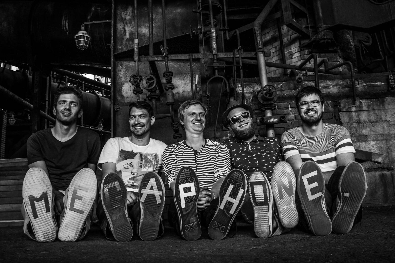 Pop-funkoví Megaphone pokřtí kontroverzní klip v La Loca. Internetová premiéra proběhne na iREPORTu