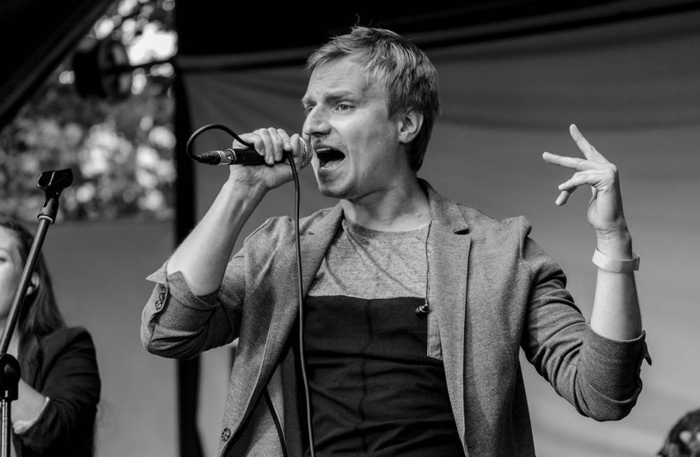 Pop-funkoví Megaphone pokřtí kontroverzní klip v La Loca. Internetová premiéra proběhne na iREPORTu